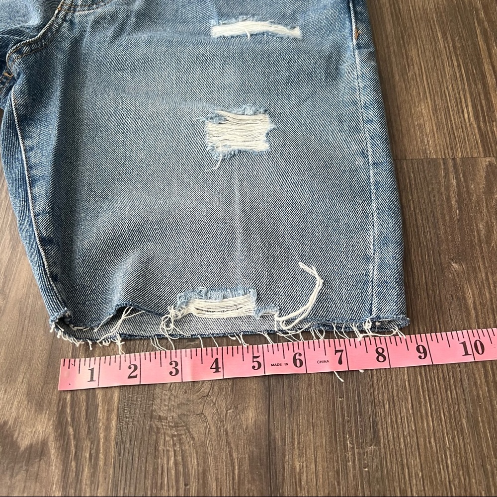 Forever 21 Men NWT Distressed Mid Rise Skinny Jean Shorts - Picture 10 of 13